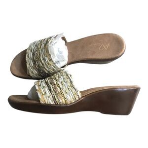 SAY YES Metallic Combo Sandals A2 by AEROSOLES 10M NIB